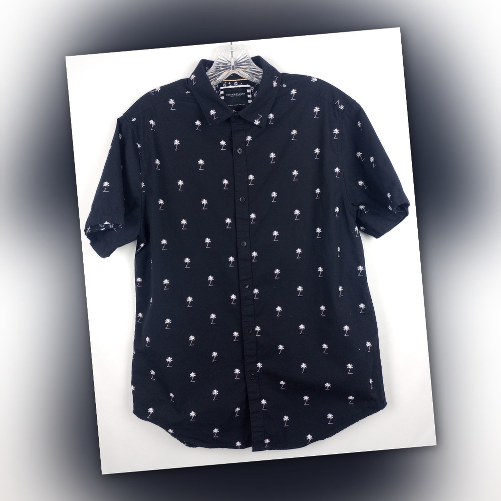 Denim & Flower Medium Short Sleeve Button Front Palm Tree Print Shirt